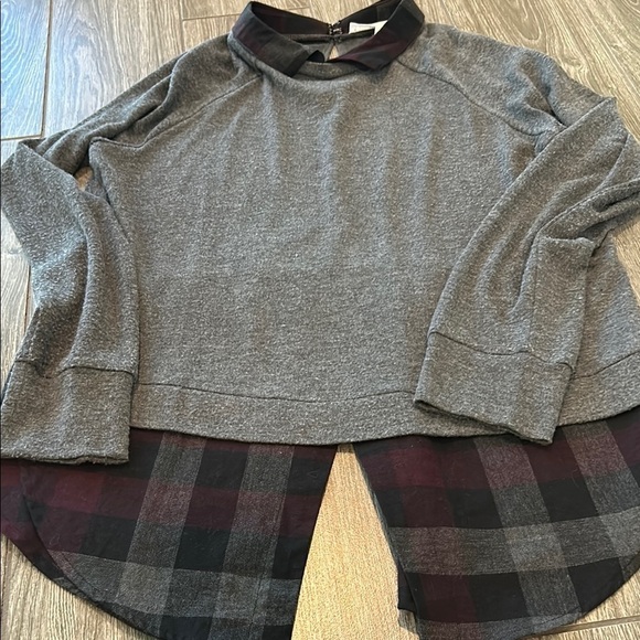BCBGeneration Gray Plaid Hem Sweater - Picture 4 of 9